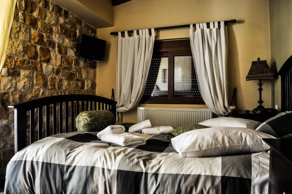 Aetoma Suites Synikia Mesi Trikalon Exteriör bild