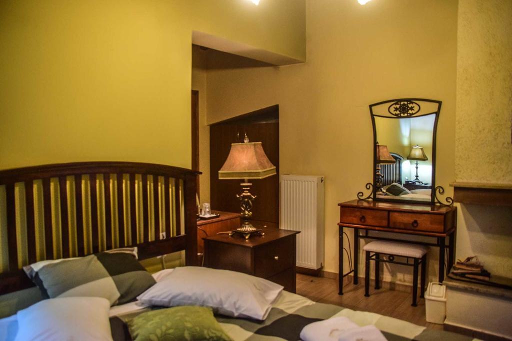 Aetoma Suites Synikia Mesi Trikalon Exteriör bild